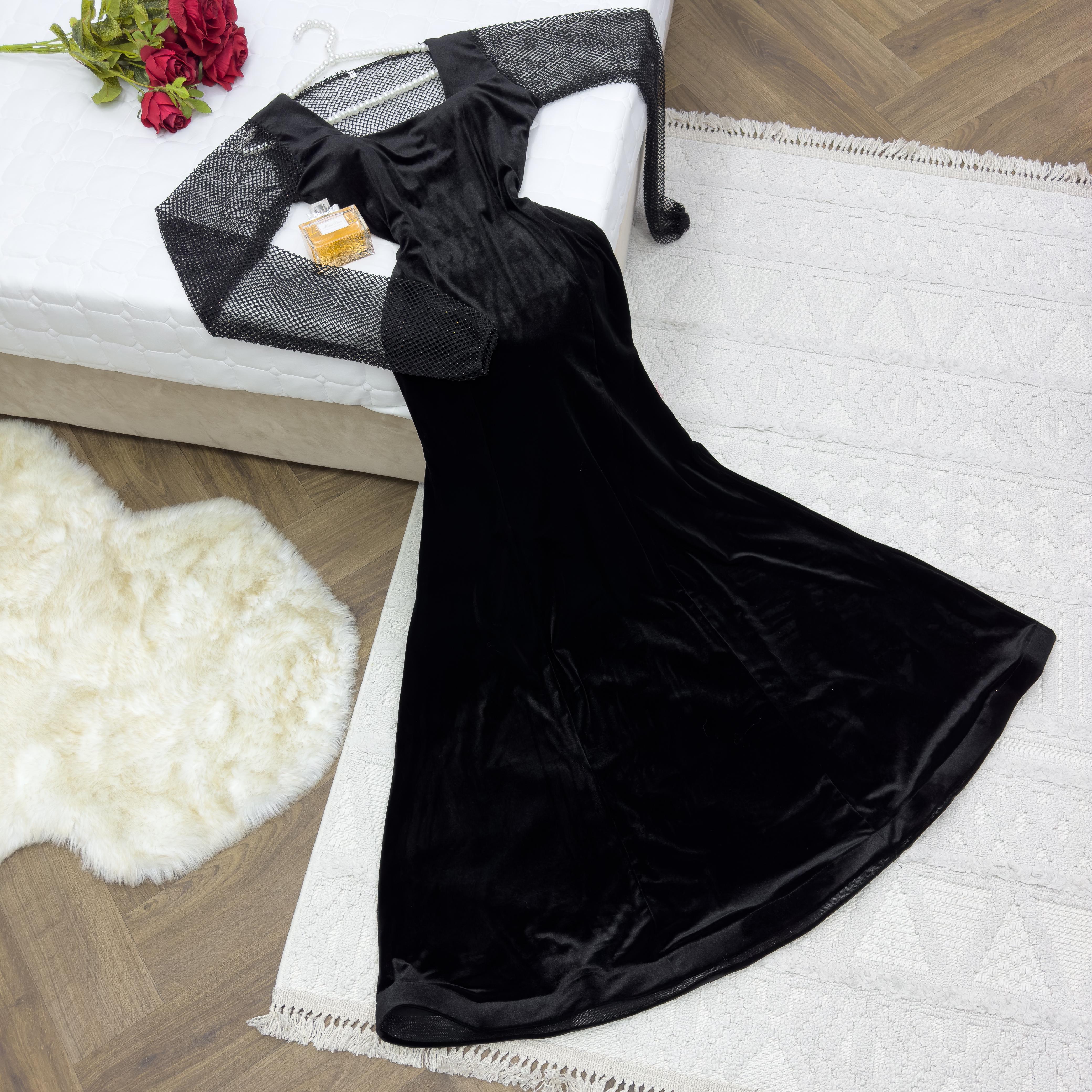 فستان سهرة أنيق باللون الأسود أجمل فساتين السعودية