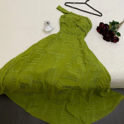 فستان سهرة شيفون أخضر