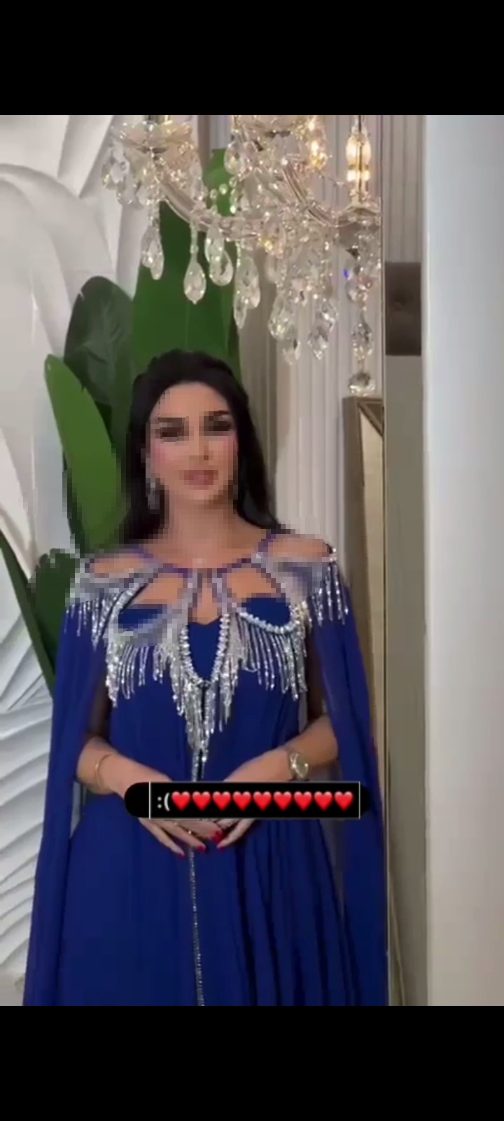 فستان أنيق باللون الأزرق أجمل فساتين السعودية