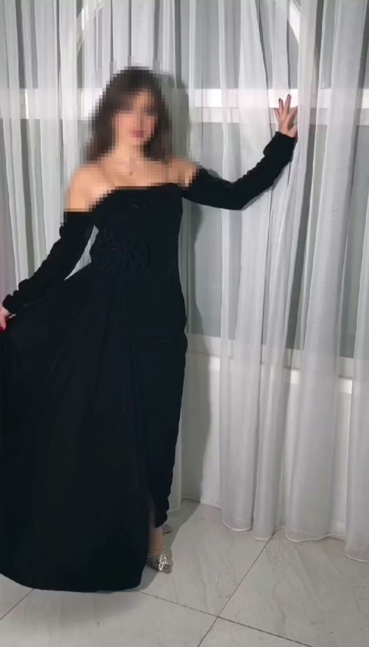 فستان سهرة شيك أسود اللون أجمل فساتين السعودية