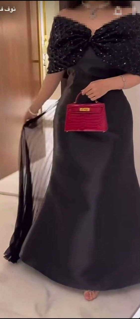 فستان سهرة فخم باللون الأسود أجمل فساتين السعودية