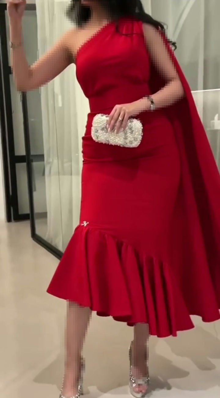 فستان سهرة يجنن باللون الأحمر أجمل فساتين السعودية
