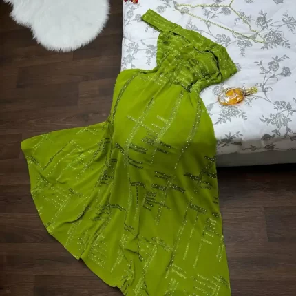 خامة-فستان-أخضر-طويل-منفوش-بدون-أكمام
